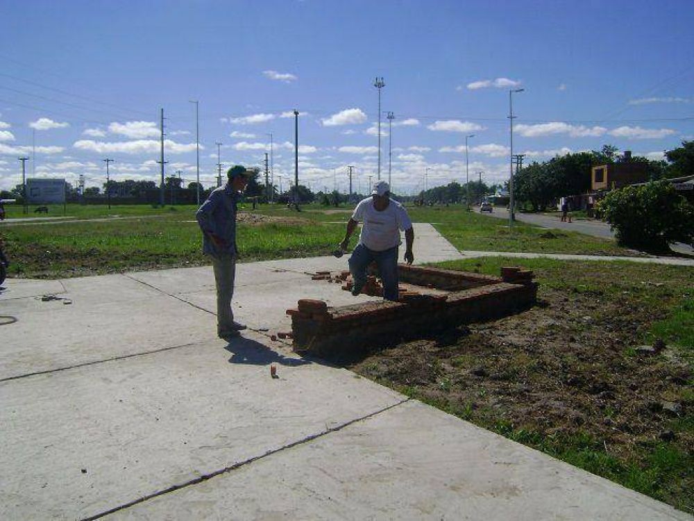Iniciaron trabajos para la plaza del barrio 7 de Mayo sobre Avenida Los Constituyentes