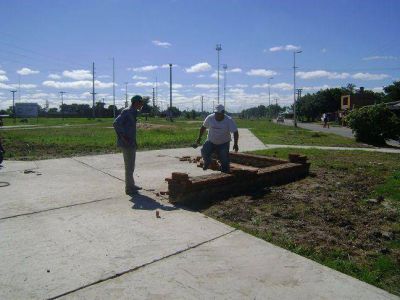 Iniciaron trabajos para la plaza del barrio 7 de Mayo sobre Avenida Los Constituyentes