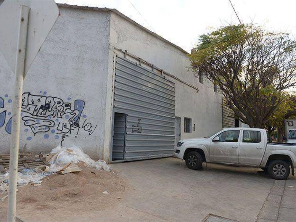 Robaron 75 mil pesos a los clientes que cargaban el Pescado para Todos en una distribuidora de Las Heras