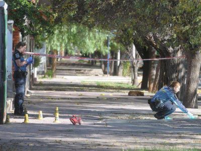 Un joven fue detenido por su corte de pelo y un tatuaje como sospechoso del �ltimo crimen en la Sexta Secci�n