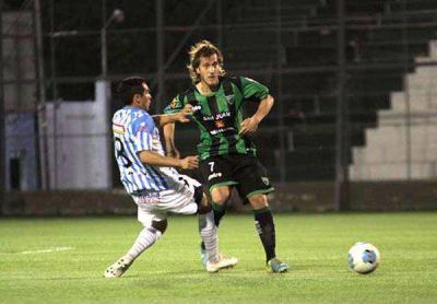 El Lobo juje�o reaccion� sobre el final y salv� un punto