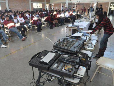 Se cumpli� la jornada sobre rob�tica educativa