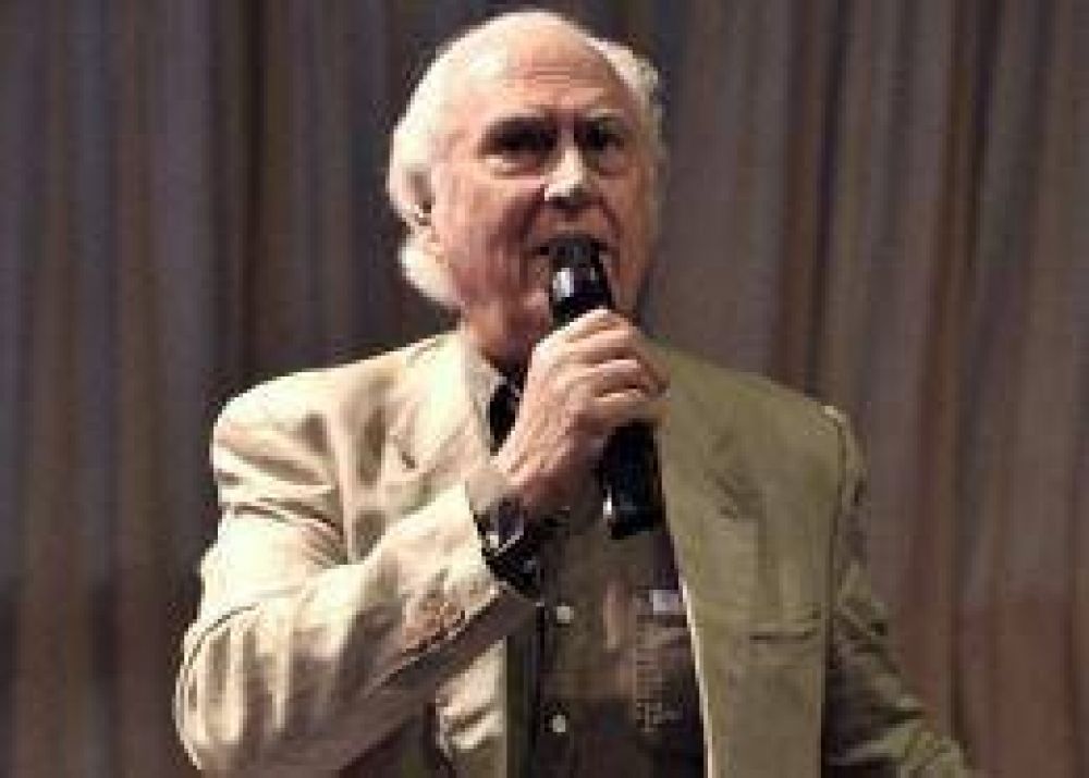 A horas de la presentaci�n del Frente Amplio UNEN, "Pino" Solanas ratific� su oposici�n a sumar al PRO