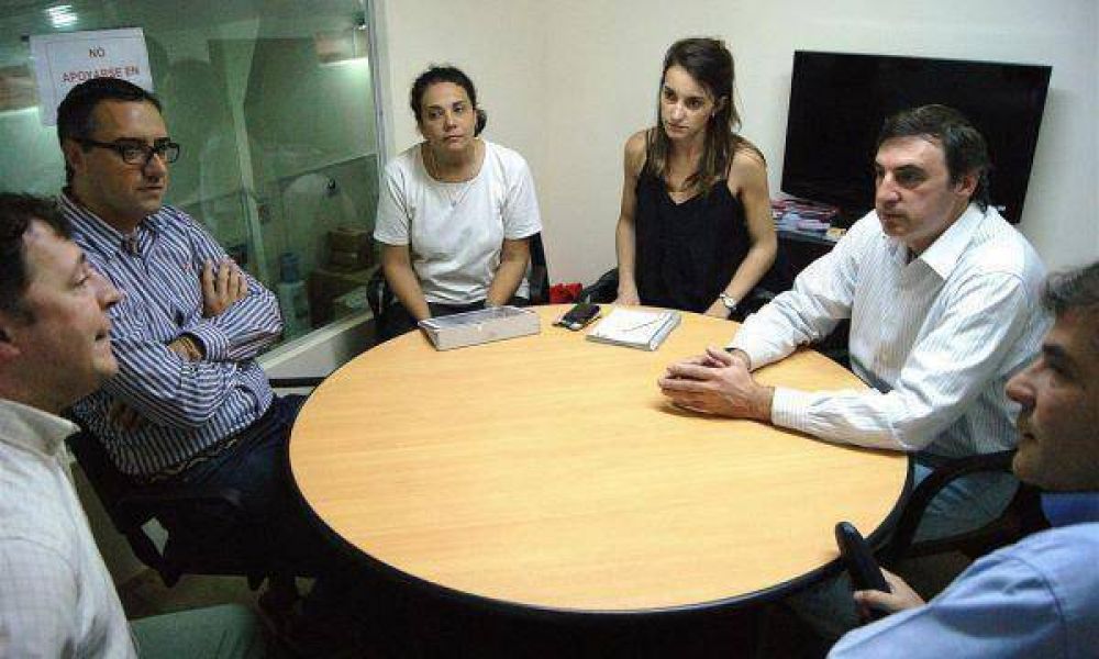 Luciani visit� una empresa de packaging