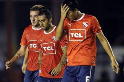 Los Rojos, en una pendiente sin freno