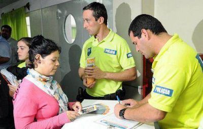 M�s de 25 mil j�venes se inscribieron para ser polic�as