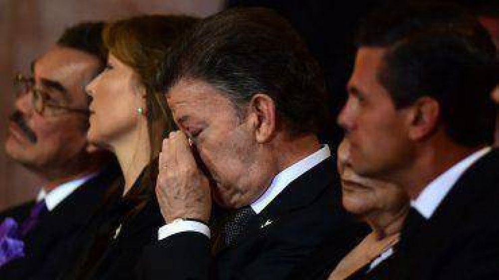 Con sentidos discursos, Santos y Pe�a Nieto despidieron a Gabo
