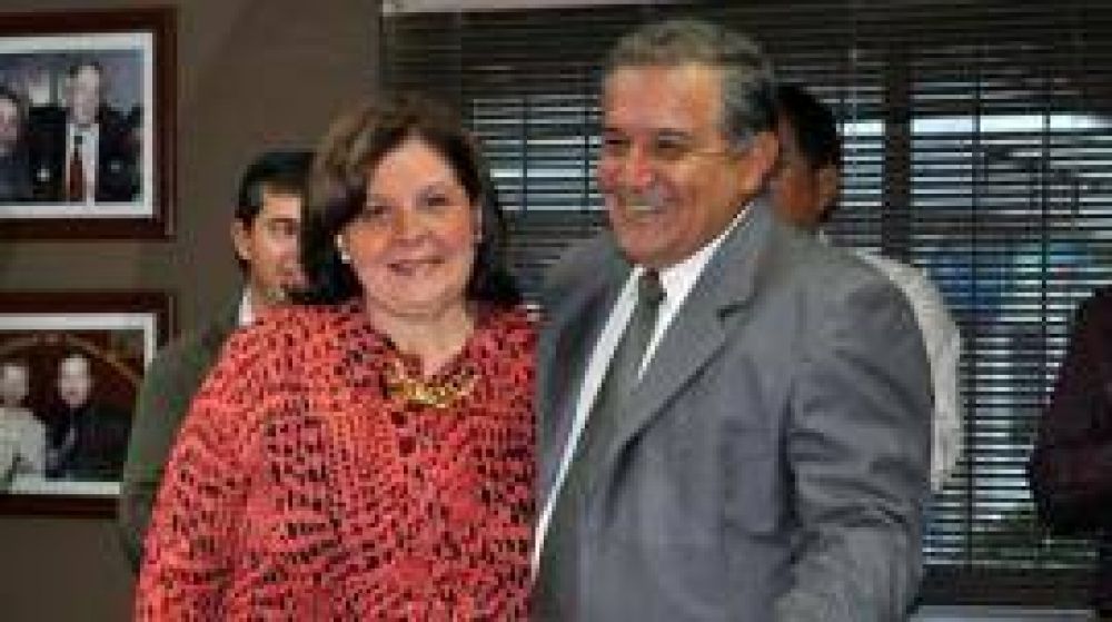Opositores de Yerba Buena ir�n a la Justicia por las listas de contratados