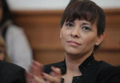 Gabriela Peralta consider� el acto como reapertura y ratific� al gobernador como candidato