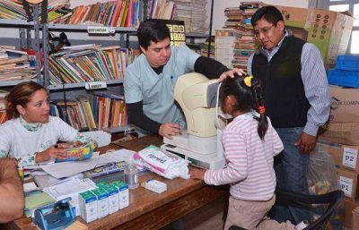 Evaluaciones oftalmol�gicas a m�s de 1400 ni�os en la Puna salte�a