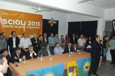 Ferr�, Lorenzino y Cosentino presentaron la mesa �Scioli 2015�