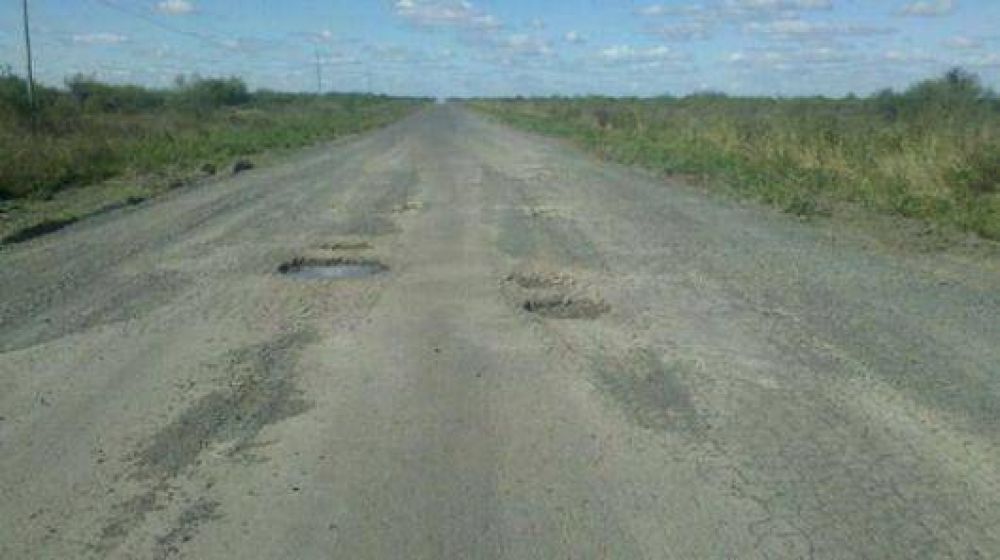 La Ruta Provincial 126 se parece a un camino dinamitado