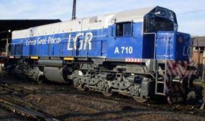 Avellaneda: Formaci�n del tren Roca embisti� a un auto y el servicio qued� restringido