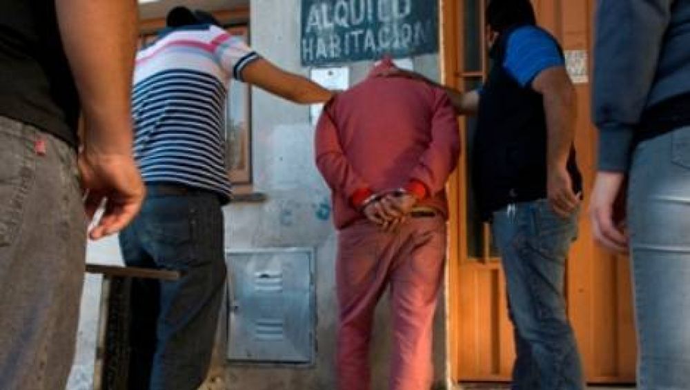 Secuestran $20.000 falsos y coca�na en megaoperativo