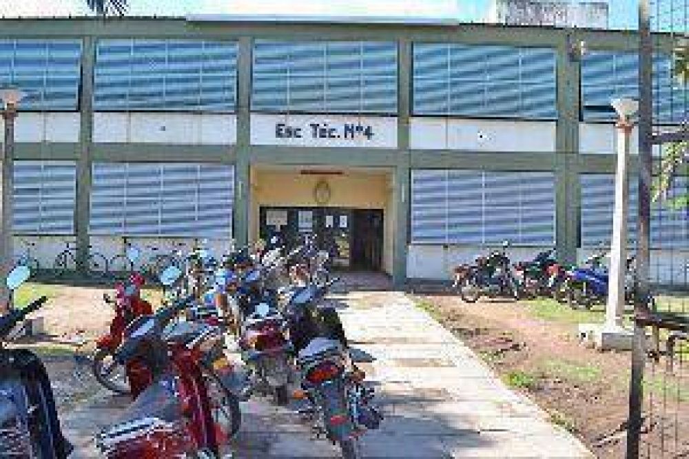 Alumno acuchill� a un compa�ero en la escuela tras haberlo desafiado por Facebook
