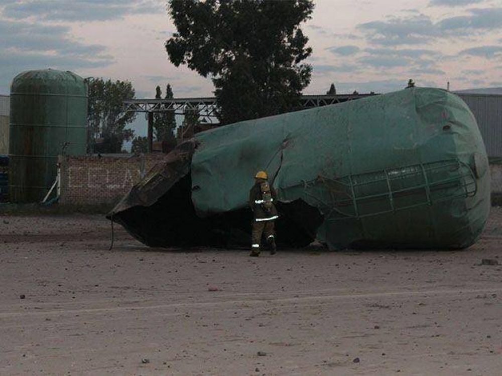 Piden dadores de sangre para el �nico sobreviviente de la explosi�n del tanque de glicerina en Maip�