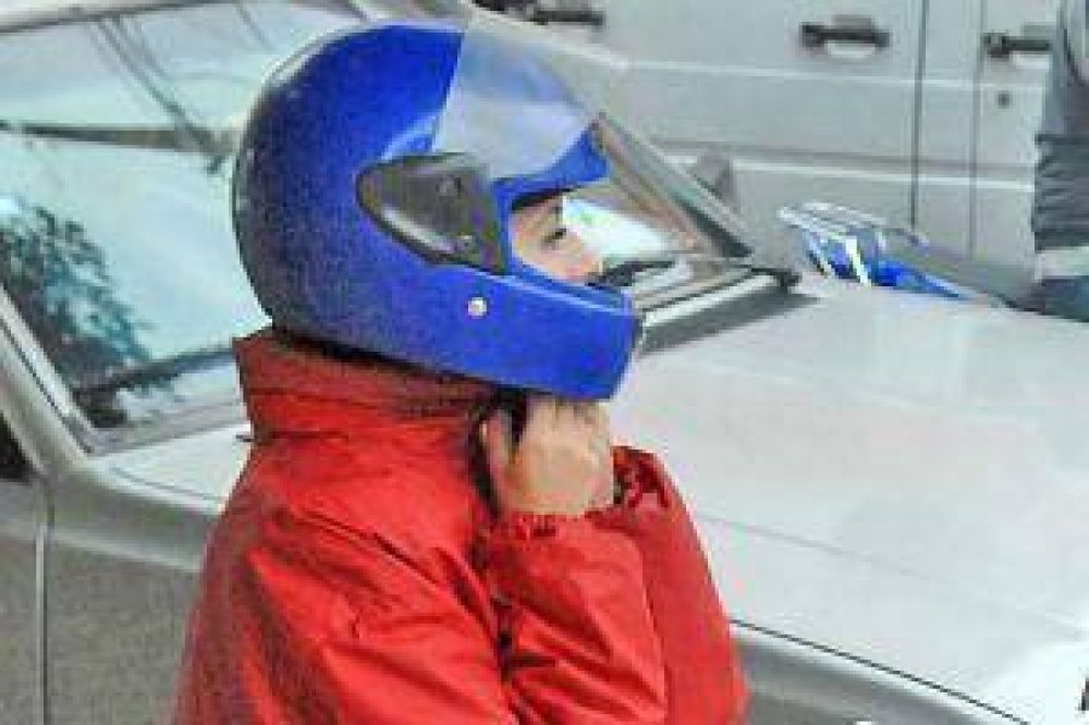 Autorizan al Ejecutivo a verificar homologaci�n de cascos para motos