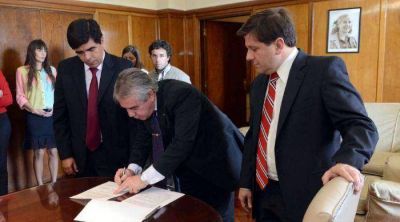 Costa ya piensa en emitir otro bono