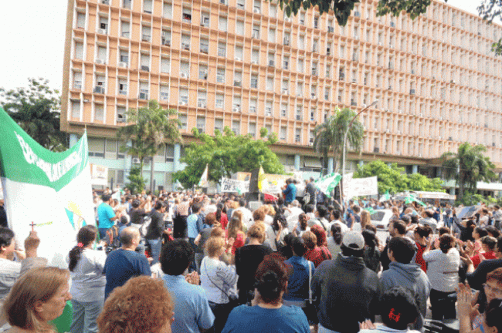 Estatales y docentes retoman medidas de acci�n directa con movilizaci�n