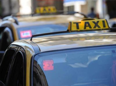 Concejales denuncian que se otorgaron licencias de taxis a empleados municipales