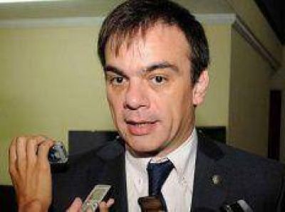 Juan Lewis: �Tenemos vacantes razonables en la Justicia�