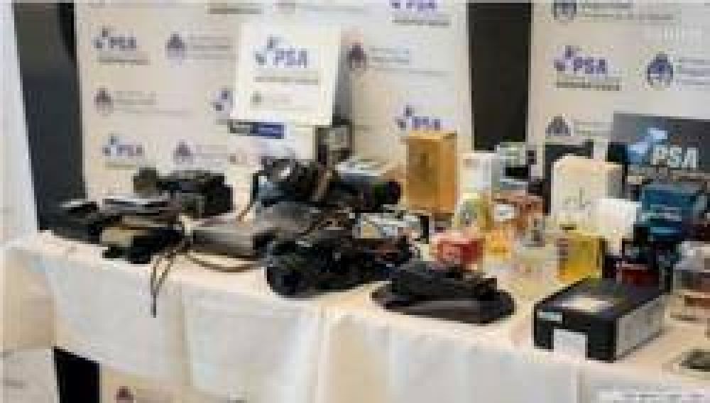 Detenciones por robo de equipaje en Aerol�neas y Austral
