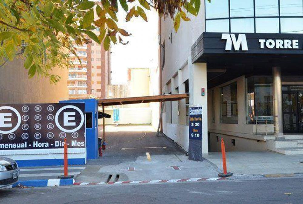 Torre M�dica: funciona una playa de estacionamiento comercial