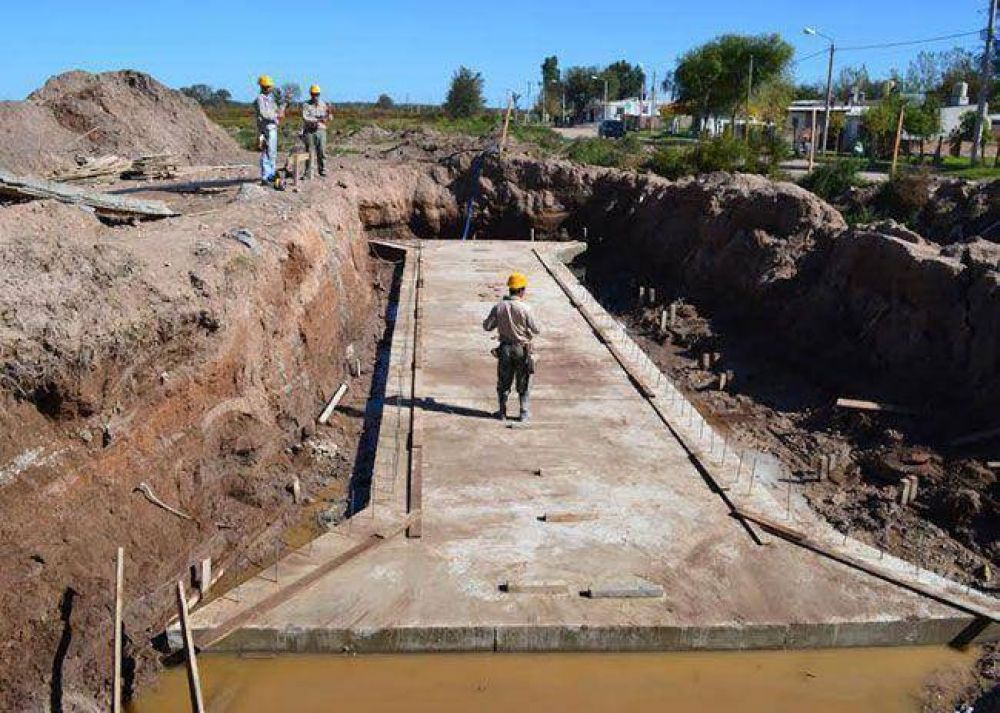 Avanza obra de escurrimiento en el barrio Almafuerte