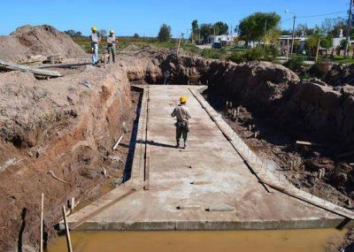 Avanza obra de escurrimiento en el barrio Almafuerte