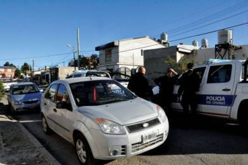 Perseguido y detenido en el preciso momento que abusaba de una adolescente en plena v�a p�blica