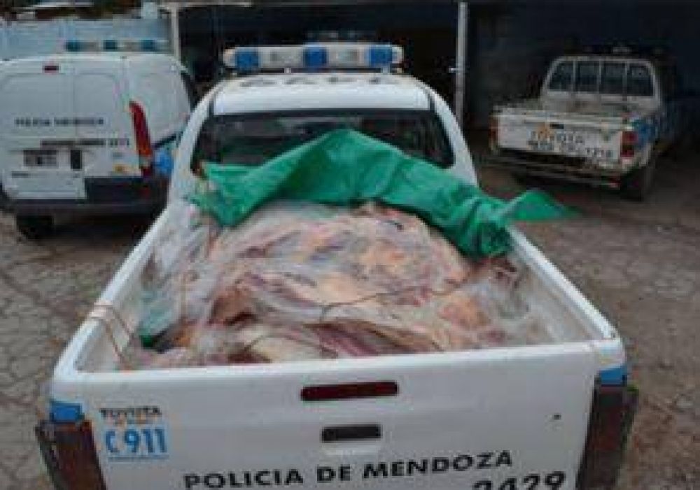 Capturaron a neuquinos que intentaban pasar carne ilegal a Mendoza