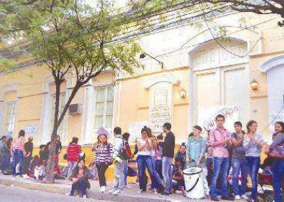 Educaci�n va a la Justicia para asegurar el acceso al ISDF