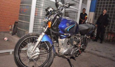 Persecuci�n y detenci�n de un arrebatador que cay� y se fractur�