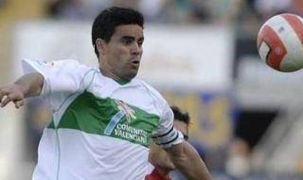 Bah�a Blanca: Bella Vista desafect� al futbolista que golpe� a su exnovia en la calle