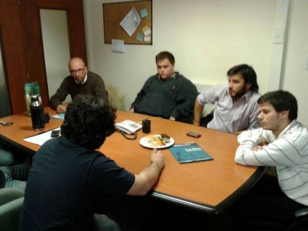 Manuel Cisneros se reuni� con el Subsecretario de Juventud de la Naci�n
