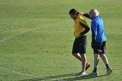 La intenci�n de Daniel Angelici es no renovarle el contrato a Juan Rom�n Riquelme, pero quiere escuchar al hincha