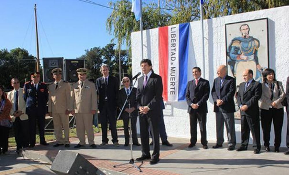 Posse, en el homenaje a 189 a�os de la epopeya de los 33 orientales