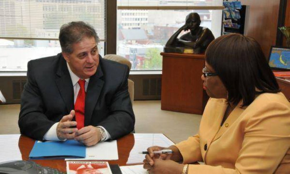 La OPS asesorar� en la construcci�n de seis nuevos hospitales en la provincia