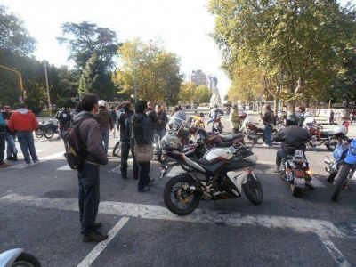 �La medida contra los motociclistas es muy regresiva�