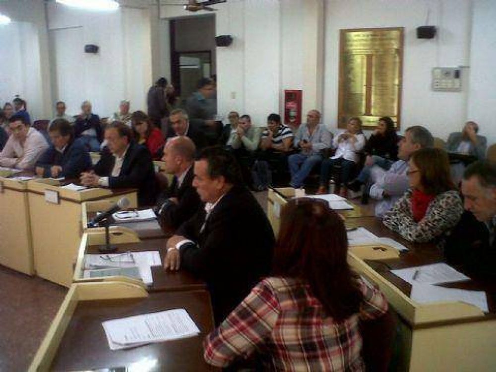 Con dudas por el reglamento, se desarroll� la segunda sesi�n en el Concejo