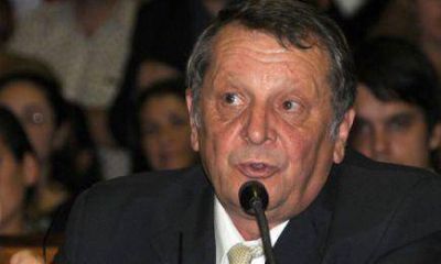 Ricardo Buiak denunci� presiones de N�stor Ortega
