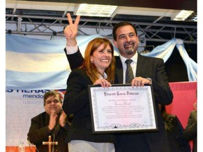 Ciurca acompa�� a su esposa al jurar como concejala de Las Heras