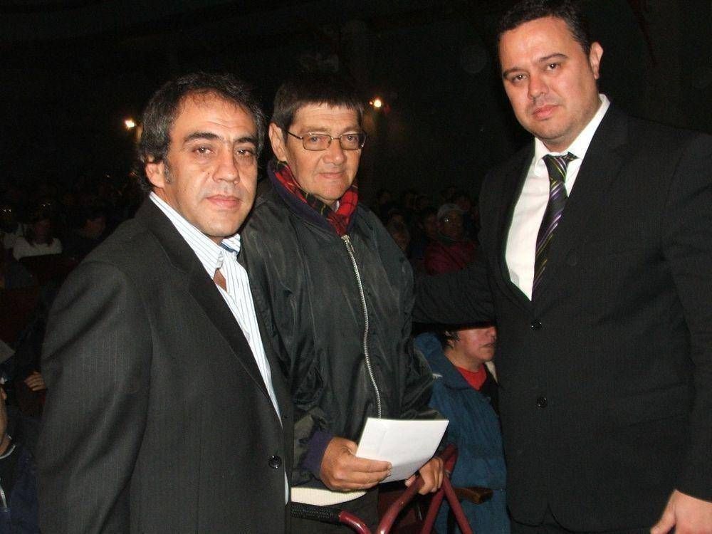 EL INTENDENTE SANDRO GUZM�N PRESIDIO EL ACTO DE ENTREGA DE PENSIONES EN ESCOBAR