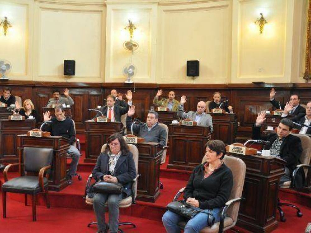 Concejo Deliberante: Homenajes, cabinas antirrobo y la comisar�a paralizada de Olmos