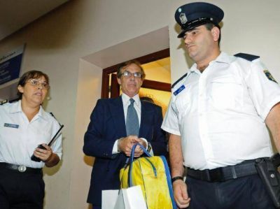 La Corte Suprema de Justicia estudiar� el pedido de cancelaci�n de matr�cula de Amelong
