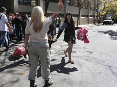Larg� con elogios la prohibici�n de estacionar frente a seis colegios del centro de Rosario