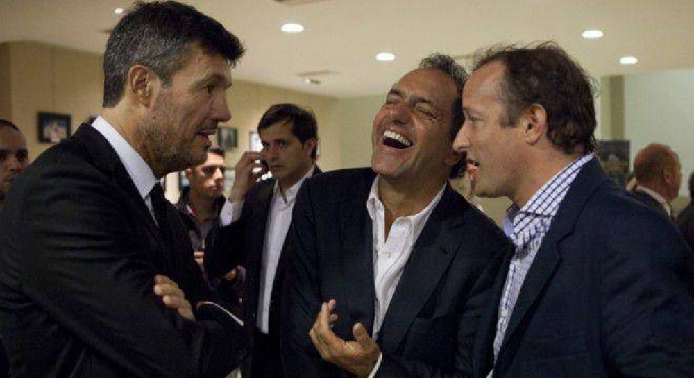 Tinelli le hace un gui�o a Scioli con Insaurralde en el Bailando