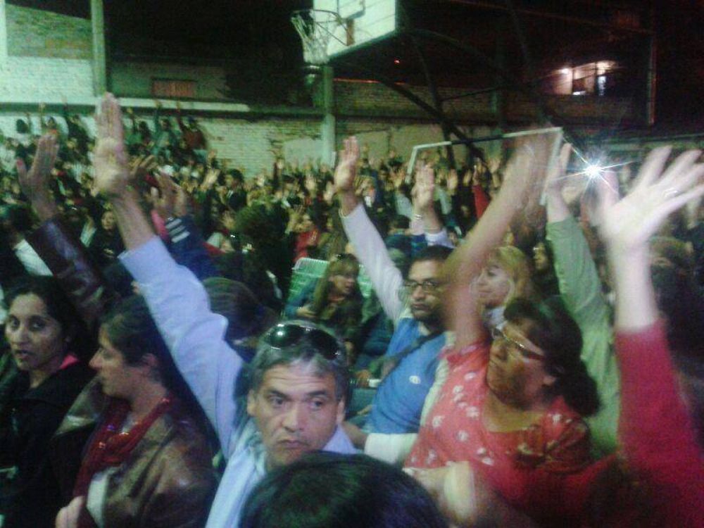 CONTIN�A EL PARO: DOCENTES RECHAZARON LA PROPUESTA DEL GOBIERNO