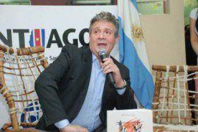 Adolfo �Bebe� Ponti present� su libro