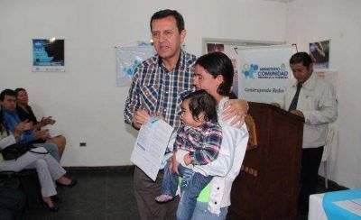 Villalba presidi� entrega de medio millar de nuevas tarjetas sociales en el interior